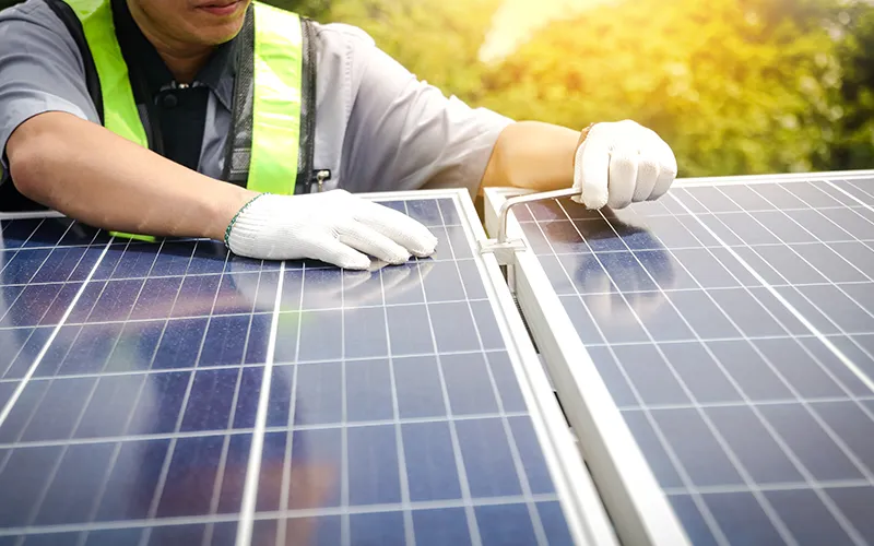 Self-powered data centre sites